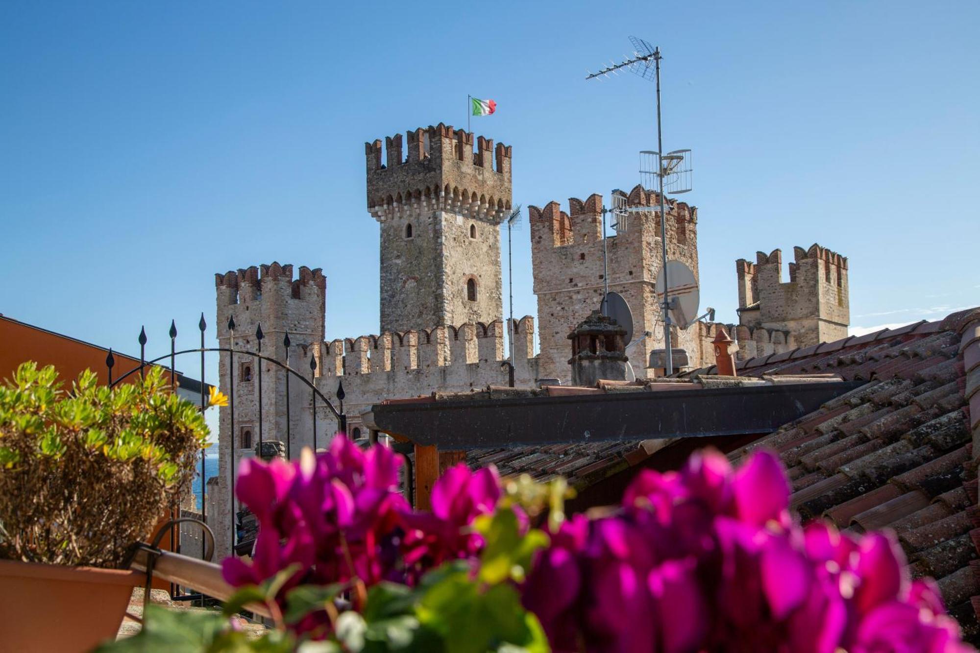 Sirmione4U - Domus By The Castle Apartman Kültér fotó